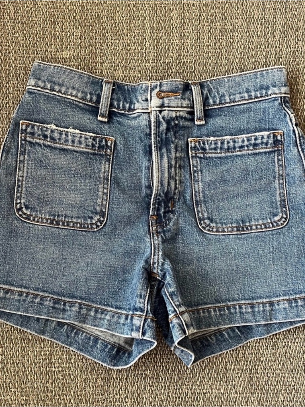 Madewell patch pocket mid blue denim shorts